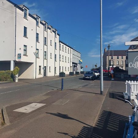 Marine Beach Escape Castlerock Beside Beach Golf Course And Pub Exterior foto