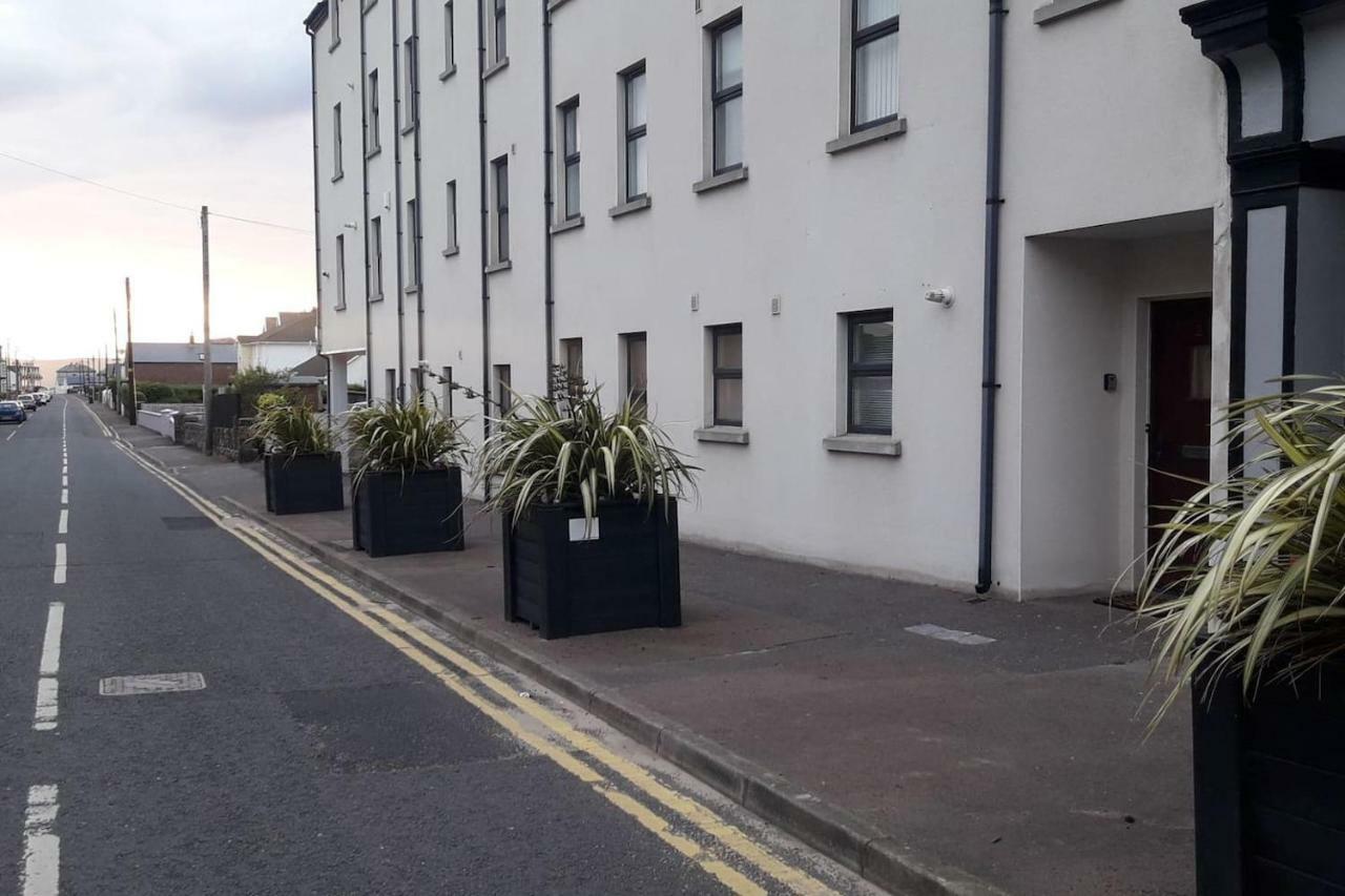 Marine Beach Escape Castlerock Beside Beach Golf Course And Pub Exterior foto